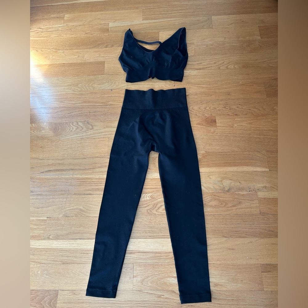 Cuyana Stretch Black High-Waisted Leggings and Top
